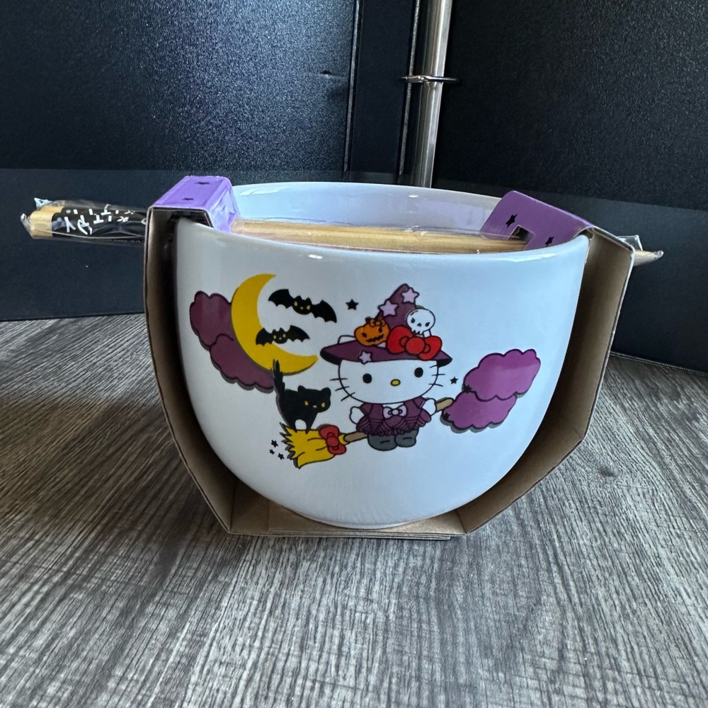 Hello Kitty Halloween KITTI WITCH Ceramic Ramen Bowel